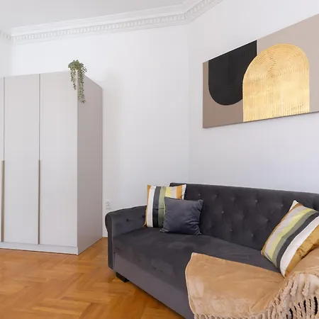 Daire Location At Deak Sqr *