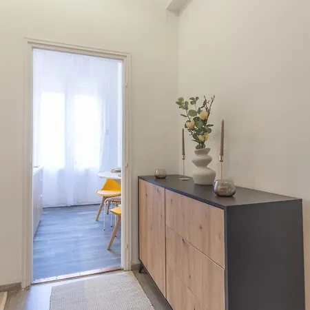 Location At Deák Sqr