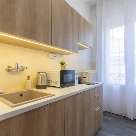 Location At Deák Sqr * Budapest