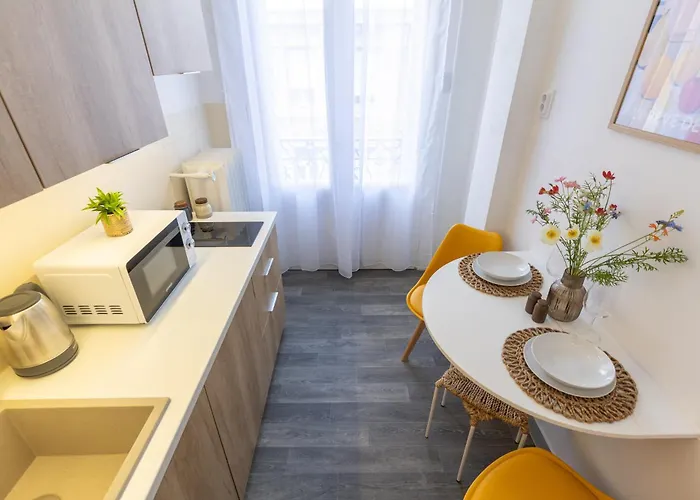 Location At Deak Sqr * Budapest