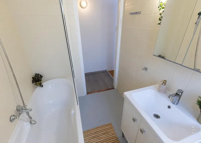 Location At Deak Sqr * Budapeszt